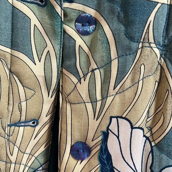 Tommy Bahama Vest Green and Yellow Flower pattern great for summer - Picture 6 of 8